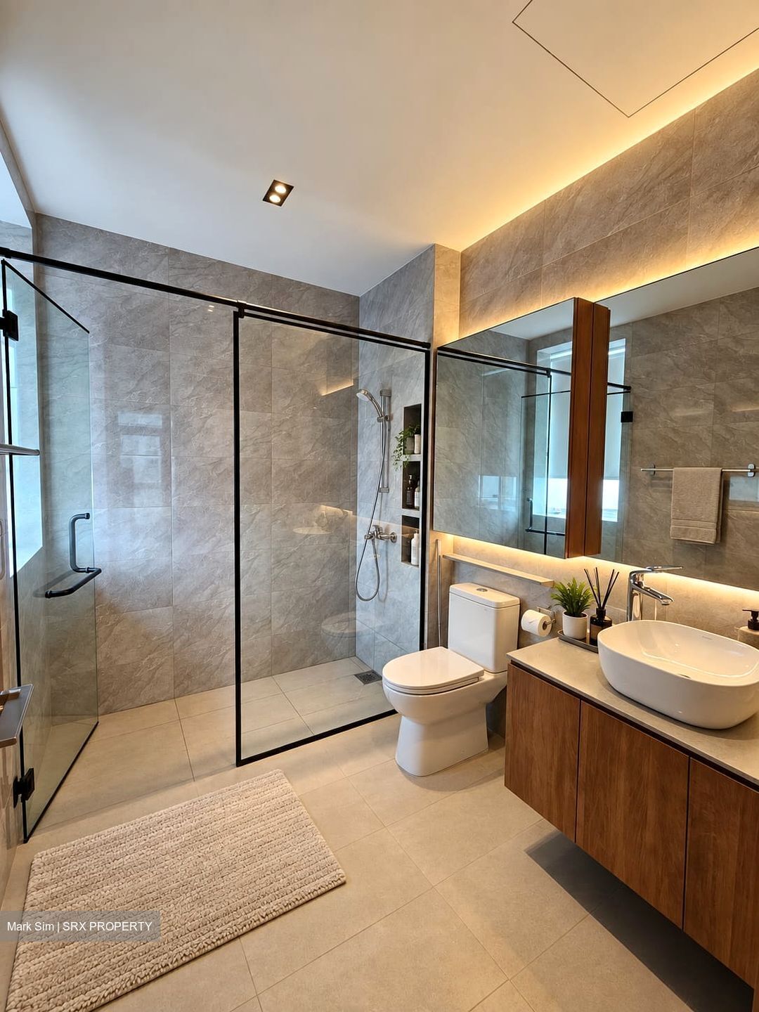 Grosvenor View (D14), Condominium #621115321